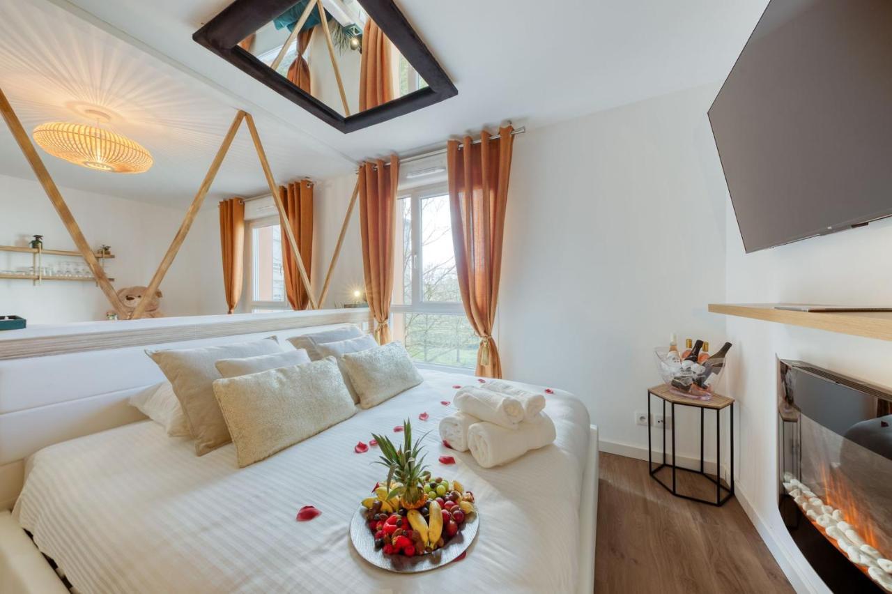 Suite Love Jacuzzi Монтеврен Экстерьер фото