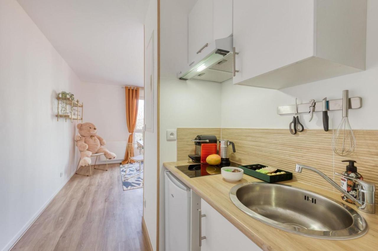 Suite Love Jacuzzi Монтеврен Экстерьер фото